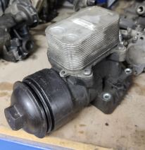 VW TRANSPORTER T.6 ORJİNAL ÇIKMA YAĞ SOĞUTUCU KÜTÜĞÜ 03L 117 021 C